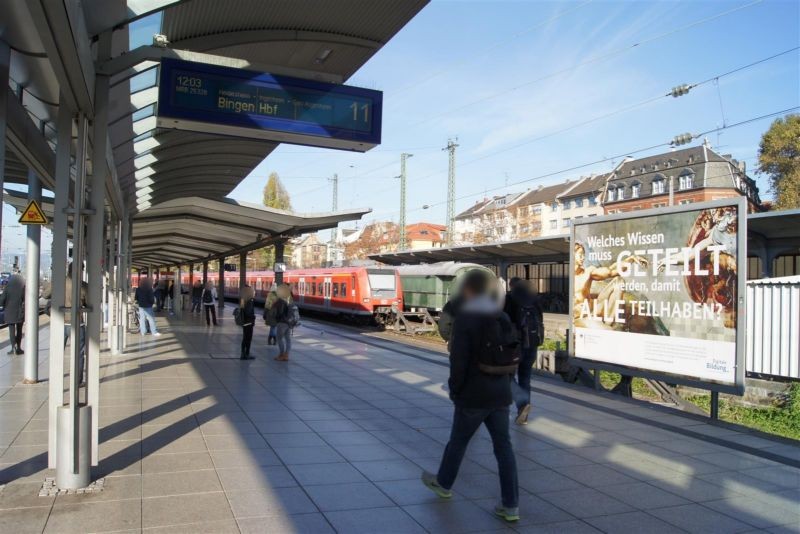 Hbf, Bstg., Gleis1/11, Nh. Prellbock, 1. Sto.