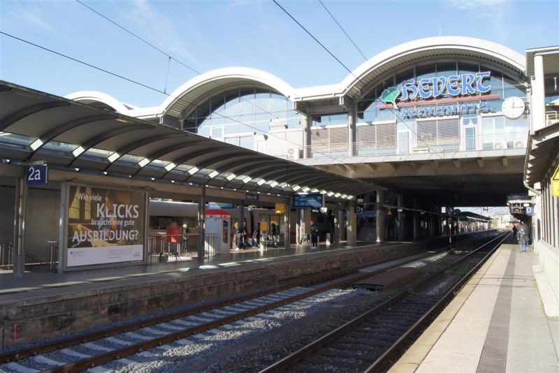 Hbf, Bstg., Gleis 2 a