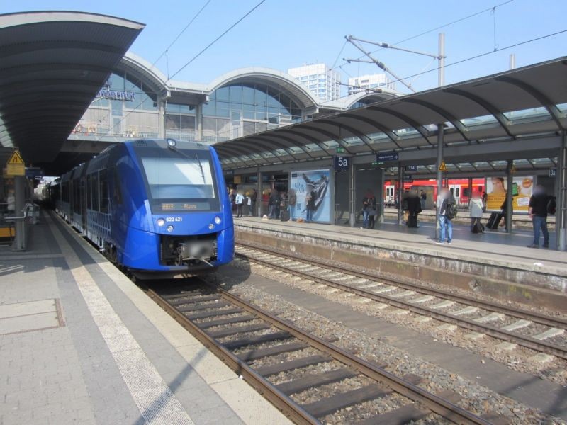 Hbf, Bstg., Gleis 5 a