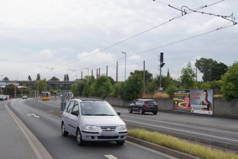 Am Schützenweg/li. v. Steg/1. Sto./li.