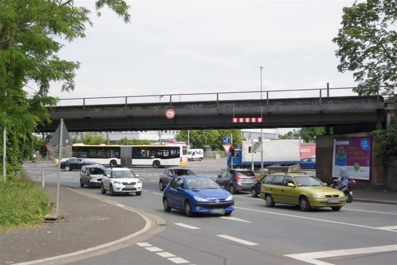 Mombacher Str./Hattenbergstr./Ufg. sew./li.