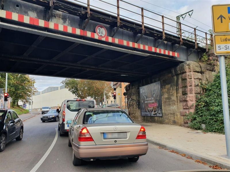 Unterländer Str./Stammheimer Str., DB-Brücke