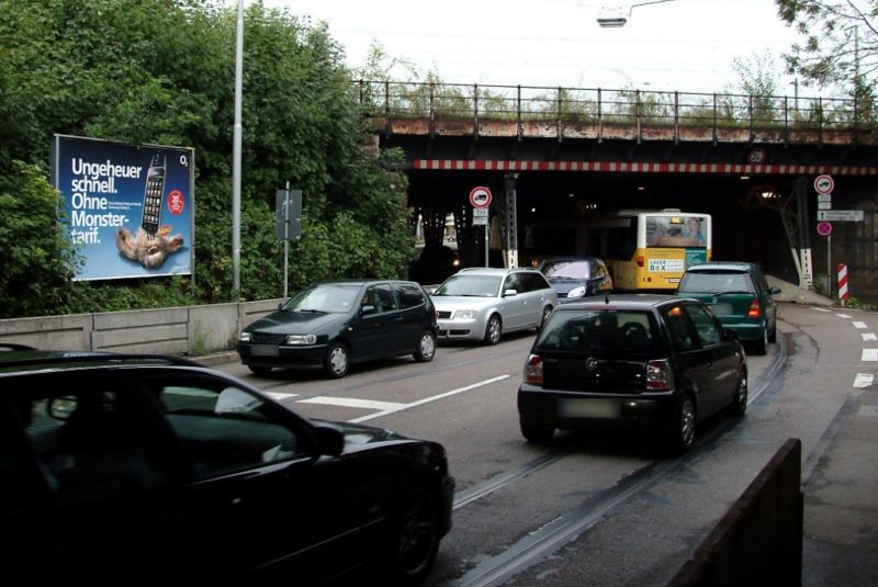 Unterländer Str. zw. DB-Br.n, Nh.Stammheimer Str.
