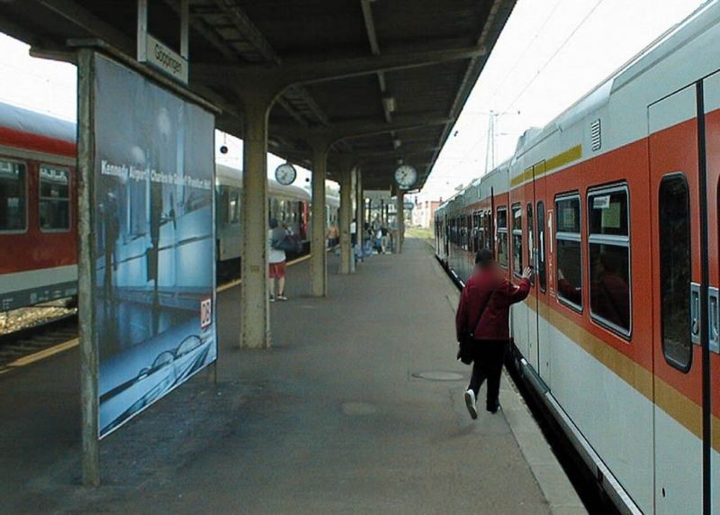 Bf, Bstg., Gleis 2, 1. Sto.