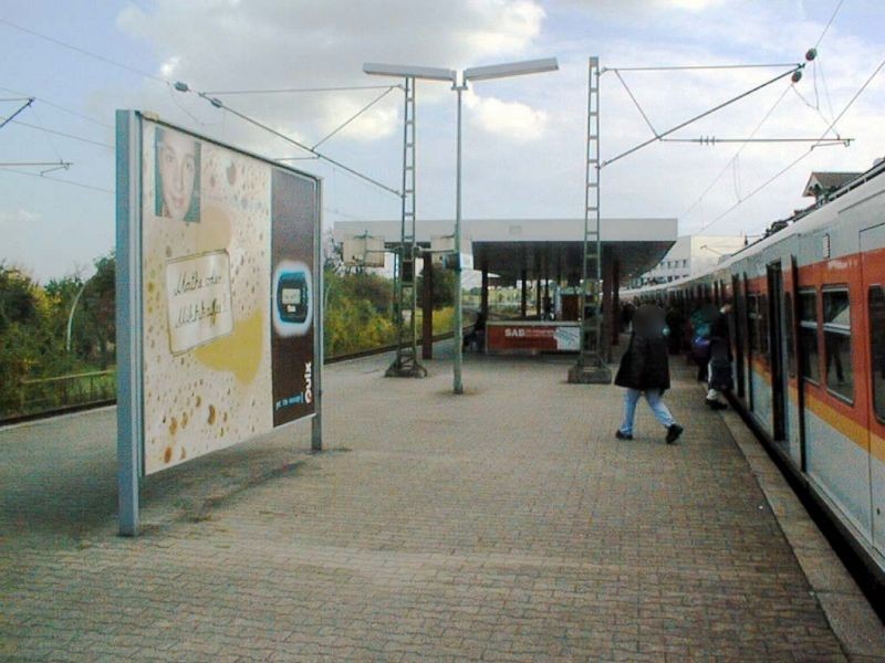 S-Bf Tamm, Bstg.,Gleis 2, 1. Sto.