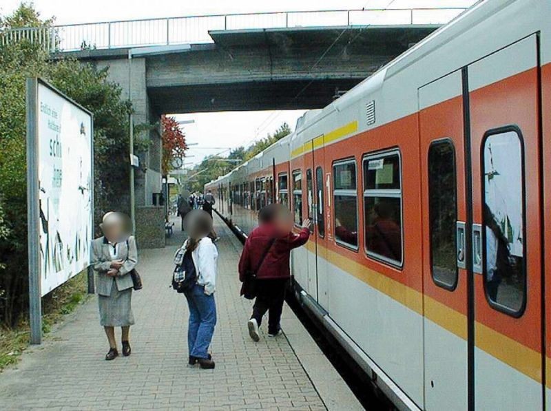 S-Bf Geradstetten, Bstg., Gleis 1