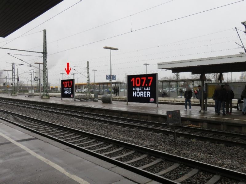 Bf, Bstg., Gleis 2, 1. Sto.