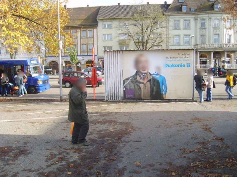 Bf, Vorplatz, Busbstg. 1, Wartehalle 1 /RS