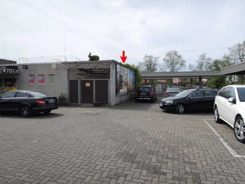 Bf, Empfangsgebäude, re.