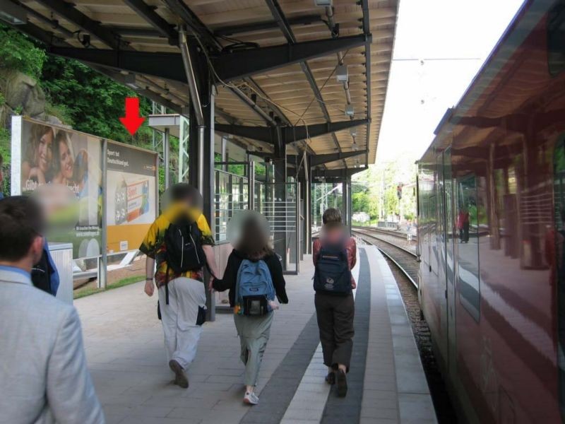 Bf Altstadt, Bstg., Gl. 1, Sicht Gl. 2, 2. Sto.