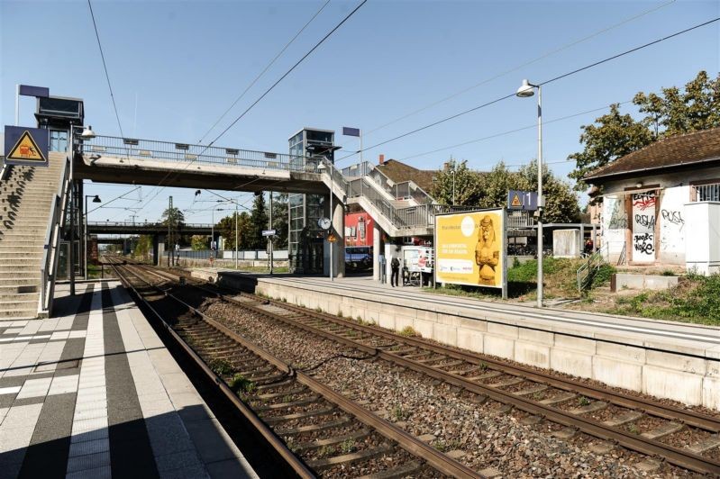 Bf Friedrichsfeld-Süd, Bstg., Gleis 1, 1. Sto.