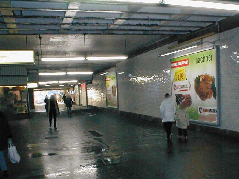 Hbf, Fußg.-Ufg., geg. Blumenladen,3 Sto.