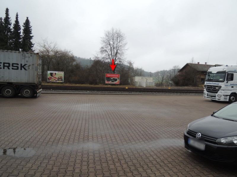 Bf, Bahnsteig, Si. Güterabfertigung, HGL, re.