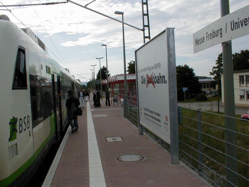 Bf Neue Messe Universität, 1. Sto.