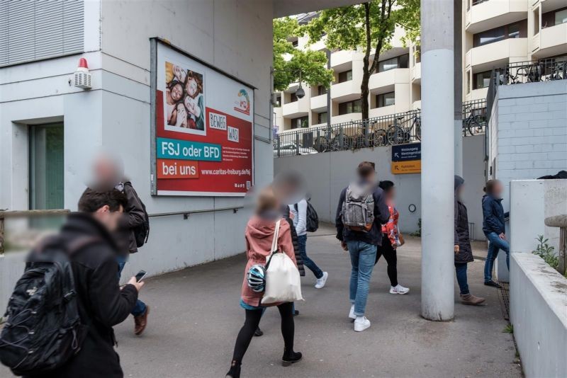 Hbf, Ausg. Wentzinger Str.