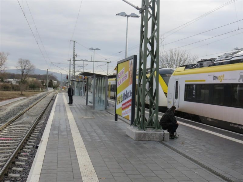 Bf, Mittelbstg., Gl. 2, Ri. Feld