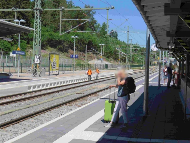 Bf Neustadt, Bstg., Gleis 2