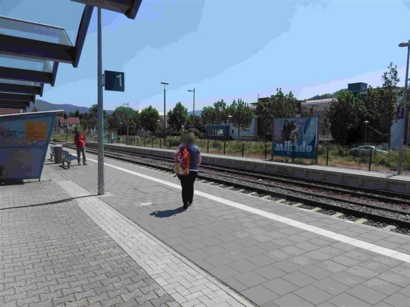 Bf, Bstg., Gl. 2, Sicht Empfangsgebäude