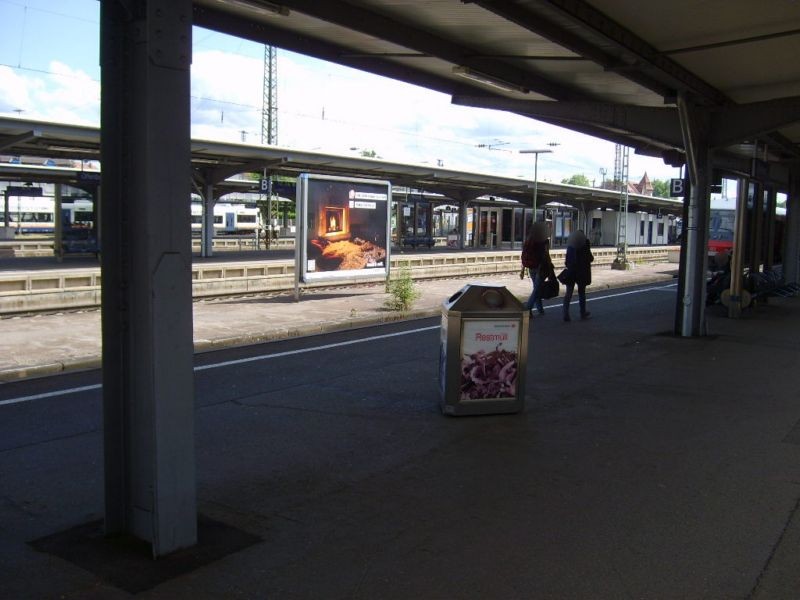 Hbf, Zwi.-Bstg., Gleis 2, 1. Sto.