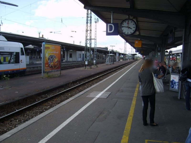 Hbf, Zwi.-Bstg., Gleis 5, 1. Sto.