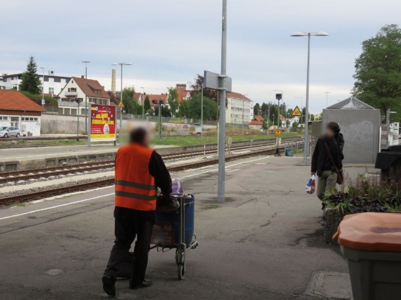 Bf, Bstg., Gleis 2, Sicht Busbahnhof