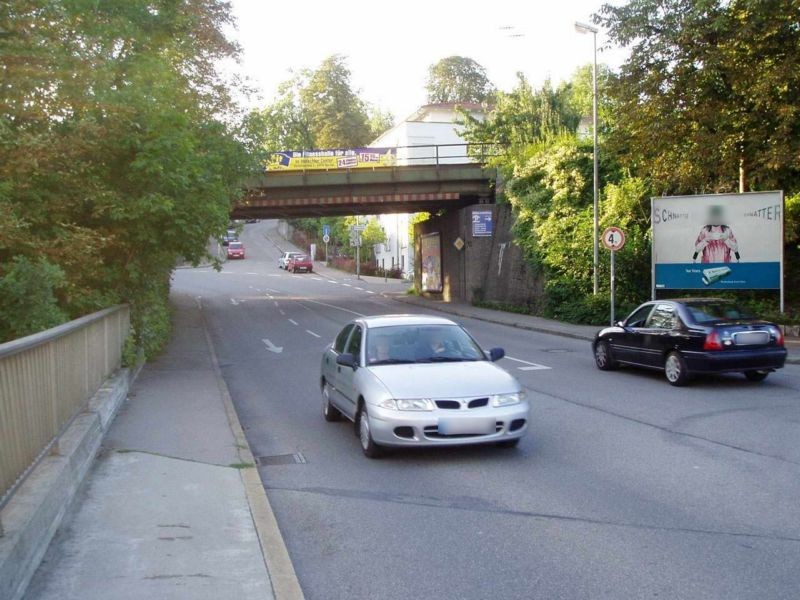 Frauenstr./Brucknerweg vor Brücke quer