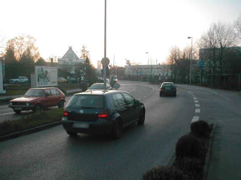Flugplatzstr. Nh.   7/Bahnübergang