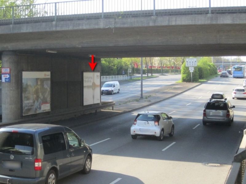 Ingolstädter Str./DB-Brücke Mittelpfeiler sew. re.