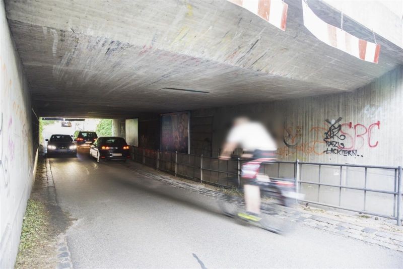 Allacher Str./DB-Brücke, 2.Sto.