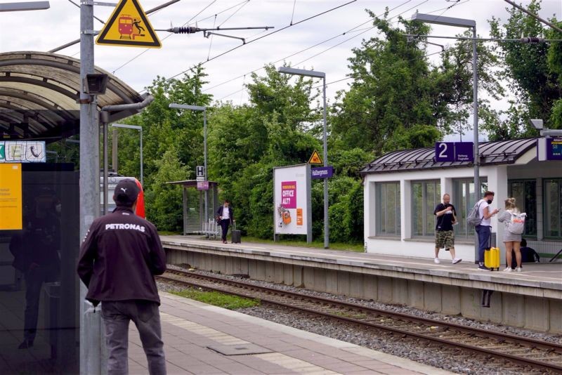 S-Bf Hallbergmoos, Bstg. Ri. Flughafen