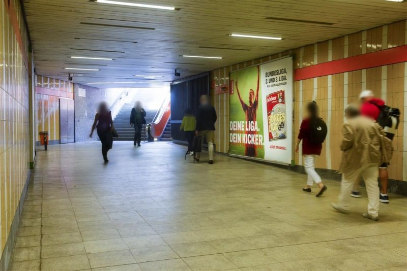 Petuelring Ausg. Riesenfeldstr. Nh. Rolltreppe