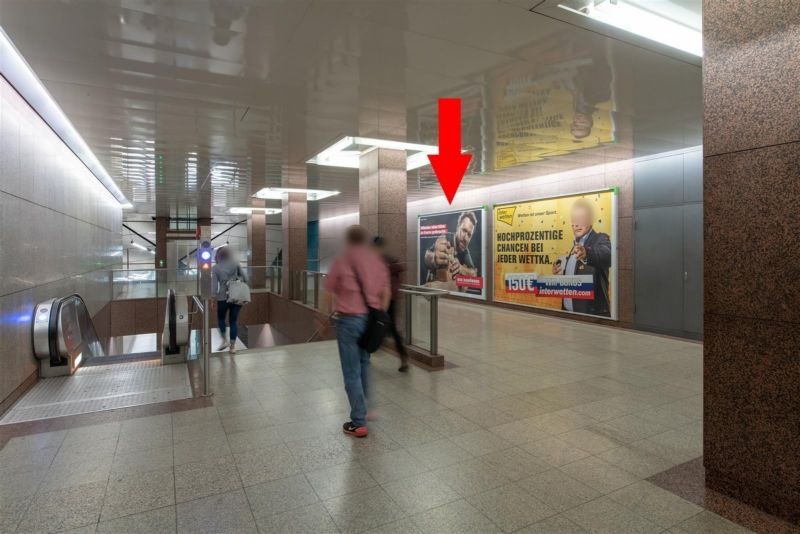 Milbertshofen/Schalterhalle