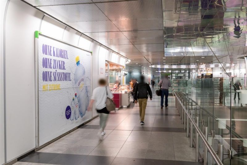 Feldmoching/Schalterhalle Nh. Kiosk