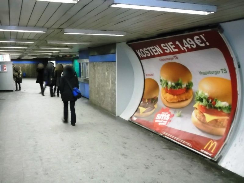 Goetheplatz li. Nh. Aufzug Nordkopf-Gebogen