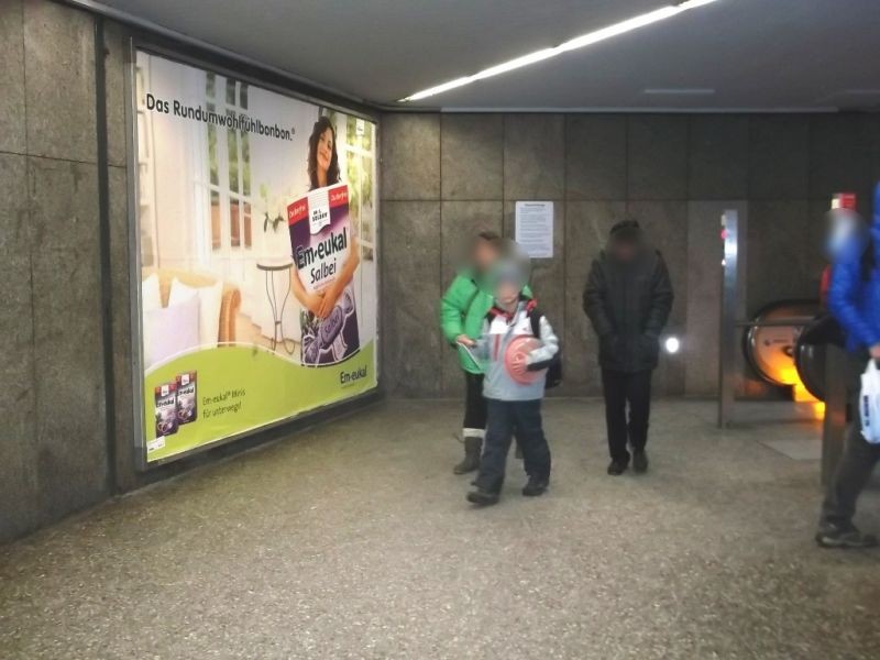 Poccistr./Ausg. Poccistr. Nh. Rolltreppe