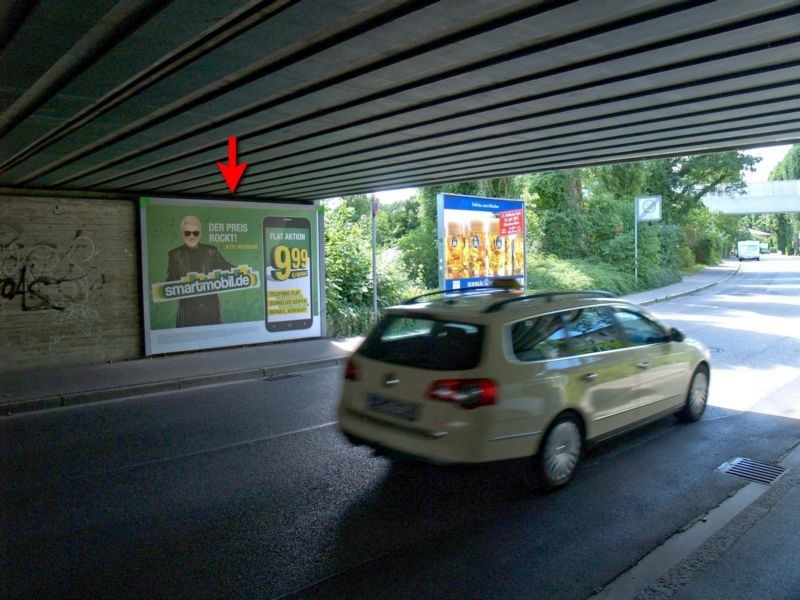 Ostenstr  10 li. neb. (Ufg.)/Bahnweg Nh. re.