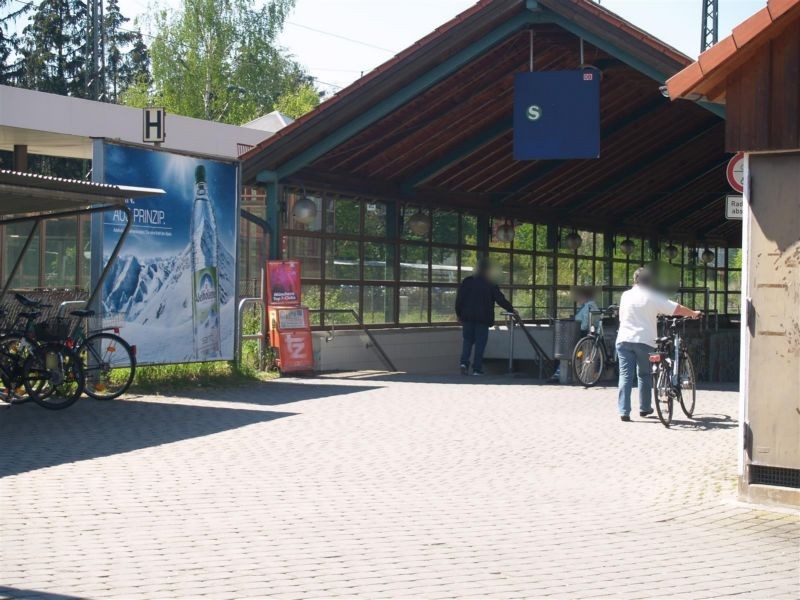 S-Bf Neufahrn, Zug.v. Massenhauser Str.Fahrradst.