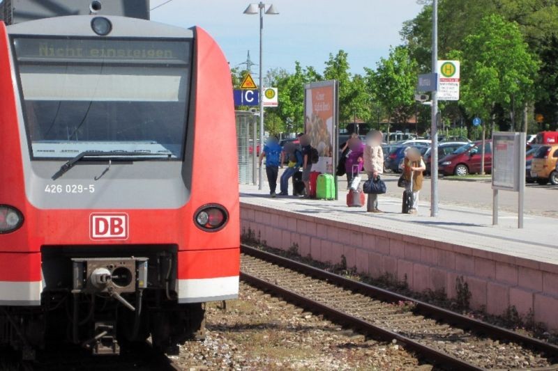 Bf, Bahnsteig, Gleis 1