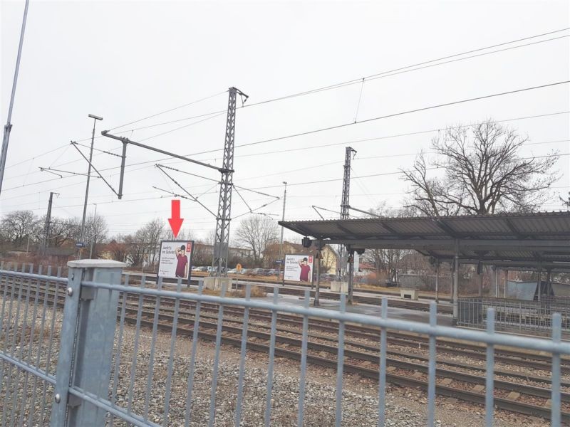 Bf, Bstg., Gleis 5, 1. Sto. 01