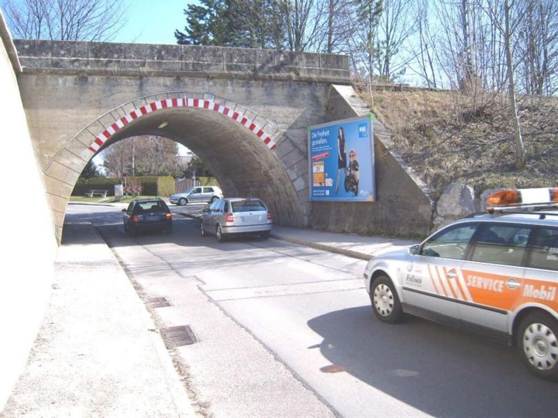 Erlkamer Str zwischen DB-Brücken links