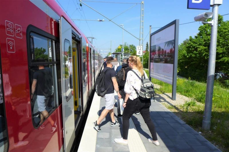 S-Bf Heimstetten, Bstg., Gl.1,  Ri. ED, 3. Sto.