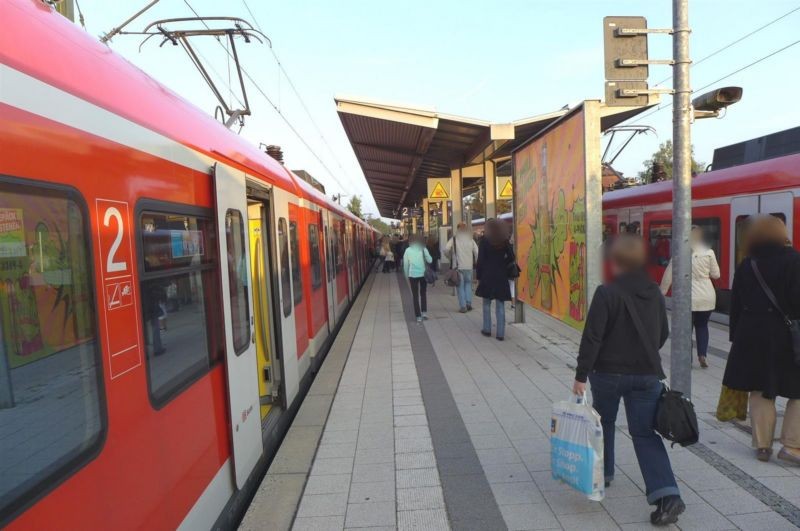 S-Bf Neubiberg, Bstg., Gleis 2, 2. Sto.