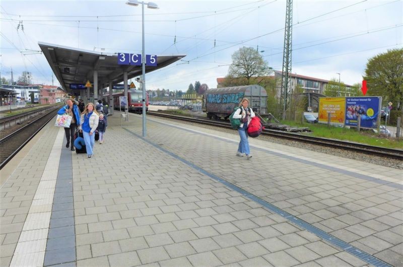 Bahnhofplatz   6/Bahnhof geg. Bstg. 5 re.