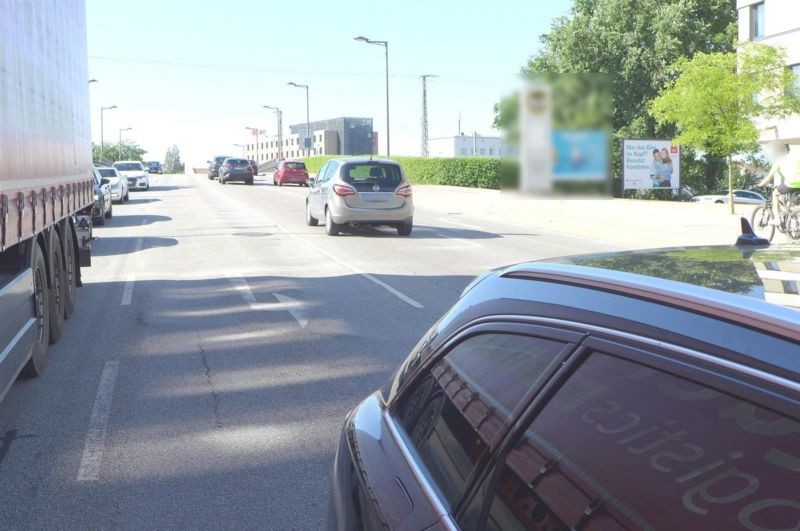 Altdorfer Str. an der Überf. (Mitte)