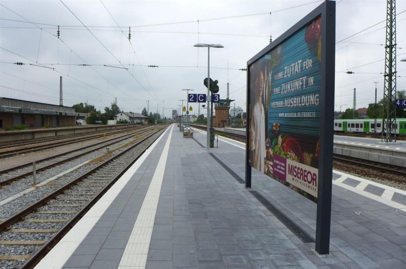 Bf, Bstg., Gleis 2, 1. Sto.