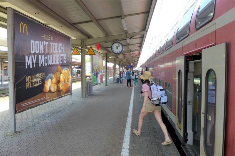 Bf, Bahnsteig, Gleis 3, 2. Sto.