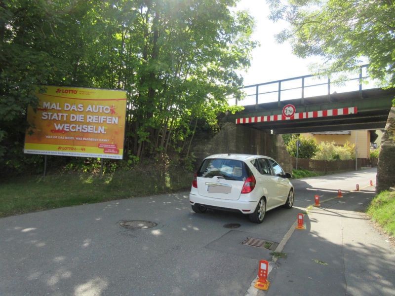 Quetschenweg  17 re. Ufg./Köditzer Str. Nh.