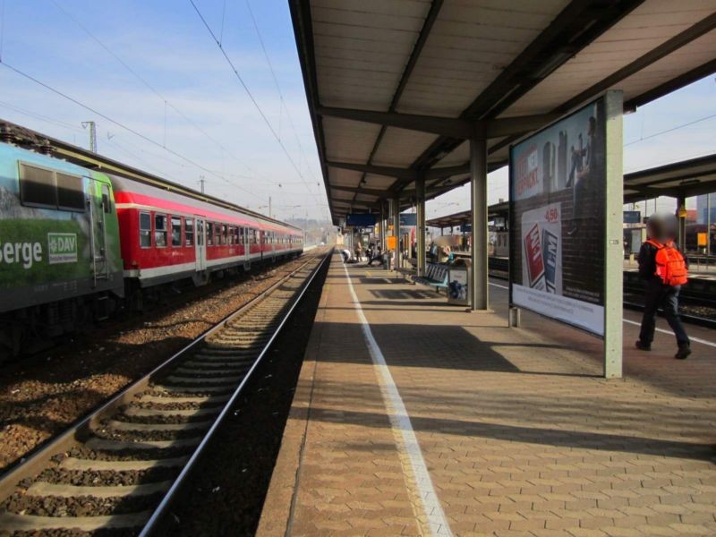 Bf, Bstg., Gleis 2, 2. Sto.