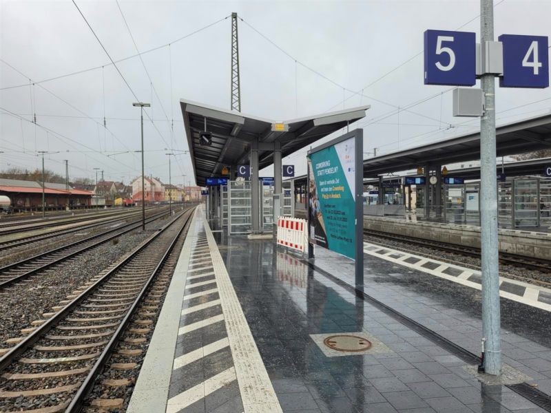 Bf, Bstg., Gleis 5, 2. Sto.