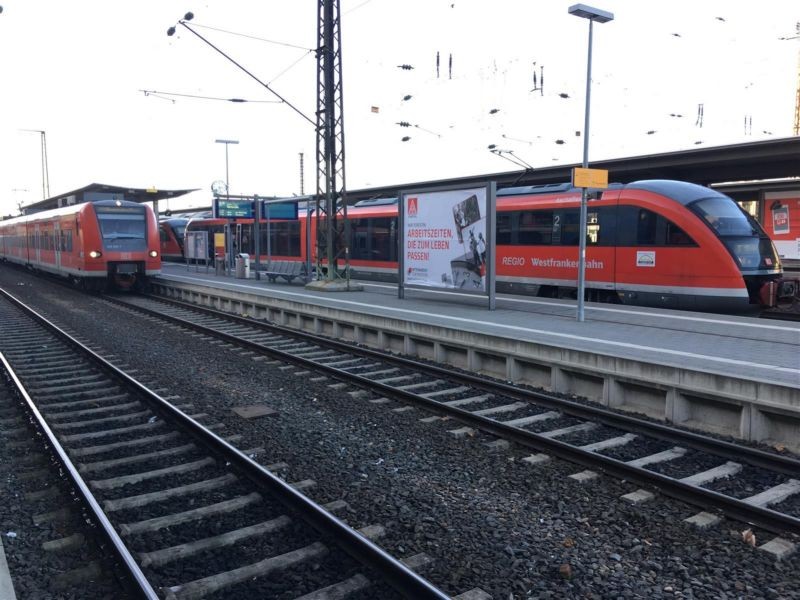 Hbf, Bstg., Gl. 3, 2. Sto.